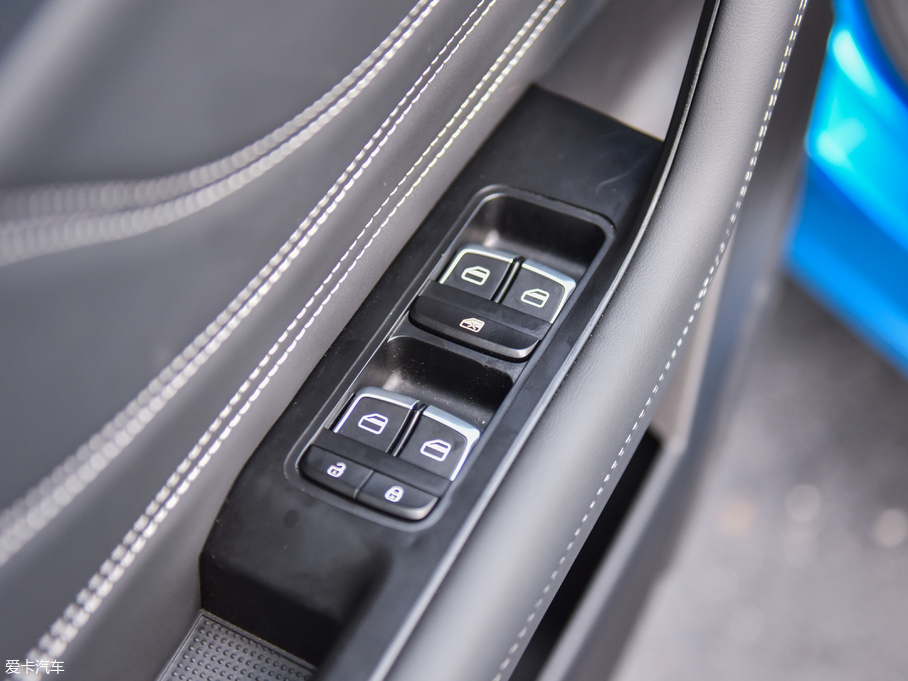 2019;X70S 1.5T Ԅ̽;