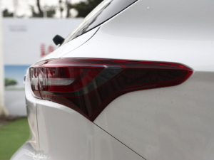 2021��M 1.5T �քӾ�Ӣ����� 7�� �������^