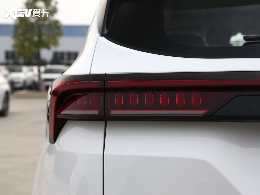 2021;X70 PLUS PLUS 1.6T DCT 7