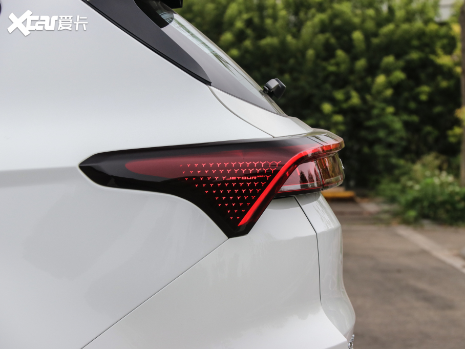 2021;X70 PLUS PLUS T 1.6TGDI DCT 5