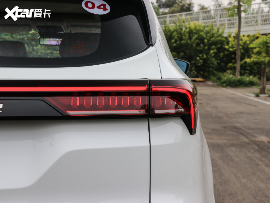 2021;X70 PLUS PLUS T 1.6TGDI DCT 5