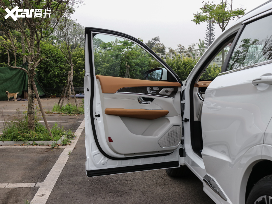 2021;X70 PLUS PLUS T 1.6TGDI DCT 5