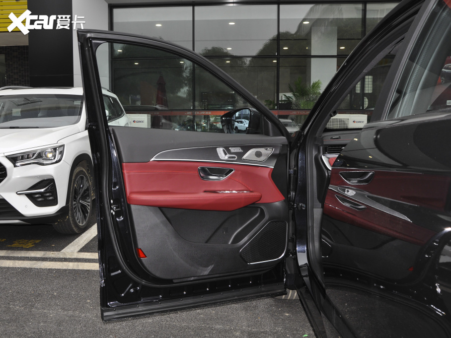 2021;X70 PLUS PLUS T 1.6TGDI DCT 5