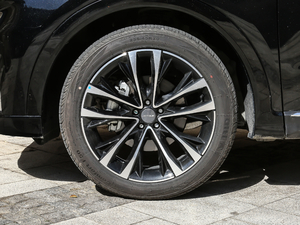 2021款PLUS 1.6T DCT天 7座 轮圈
