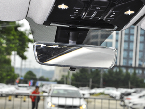 2021款PLUS 1.5T 手动林 5座 空间座椅