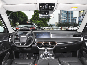 2021款PLUS 1.5T 手动林 5座 内饰全景