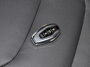 2021款PLUS 1.5T 手动林 5座 车钥匙