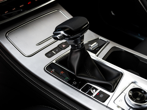 2021款PLUS 1.5T DCT山 6座 换挡杆