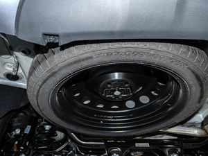 2021款PLUS 1.5T DCT山 6座 备胎