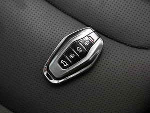 2021款PLUS 1.6T DCT星 7座 车钥匙