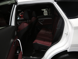 2021款 PLUS 1.6T DCT天 5座 后排空间