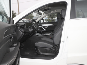 2021款PLUS 1.6T DCT辰 5座 前排空间