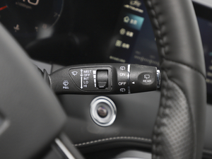 2021款PLUS 1.6T DCT辰 5座 中控区