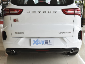 2021款1.5T 手动特供I版 7座 排气管