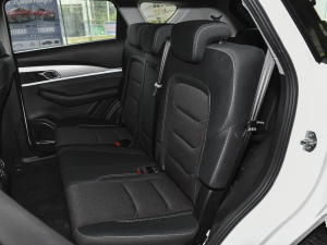 2021款1.5T 手动特供I版 7座 后排座椅