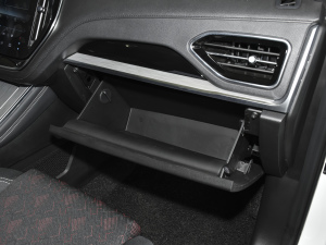 2021款1.5T 手动特供I版 7座 手套箱