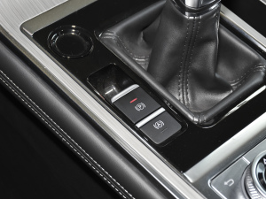 2021款1.5T 手动特供I版 7座 驻车制动器