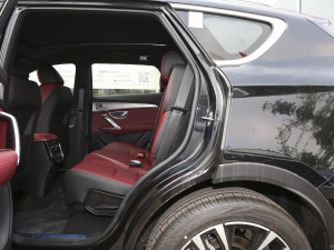 2021款PLUS 1.6T DCT星PRO 7座 后排空间