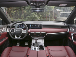2021款PLUS 1.6T DCT星PRO 7座 内饰全景
