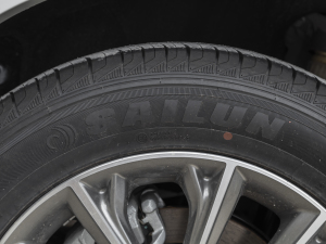 2021款1.5T 手动特供II版 7座 轮胎品牌