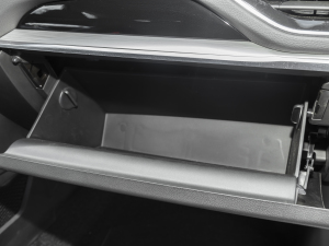 2021款1.5T 手动特供II版 7座 手套箱