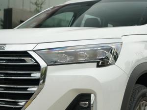 2021款1.5T 手动 洋房 大灯