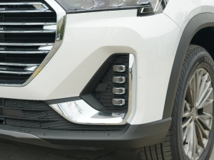 2021款1.5T 手动 洋房 前雾灯