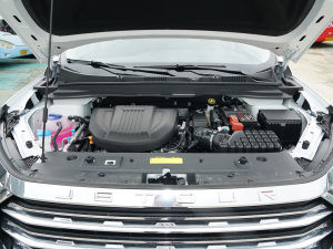 2021款1.6T 6DCT 别墅 发动机