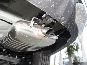 2022款1.5T 手动公馆 排气管