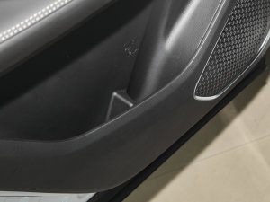 2022款1.5T 手动公馆 后门储物空间