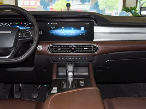2022款1.5T 手动别院 中控台