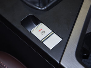 2022款1.5T 手动别院 驻车制动器