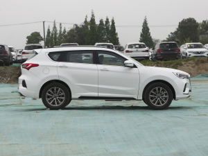 2022款1.5T 手动乐行版 5座 正侧（右）