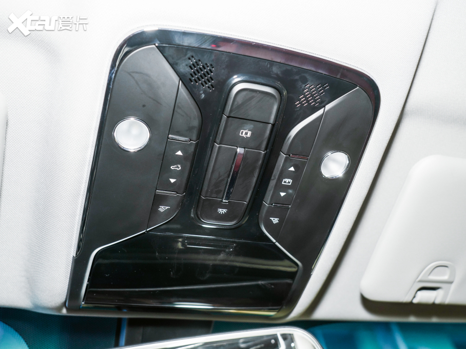 2022;X70S 1.6TD DCT 5