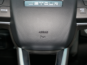 2022款1.5T 手动热爱版 7座 中控区