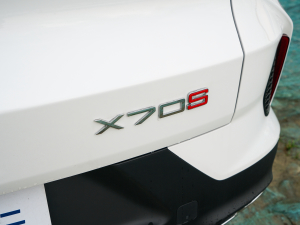 2022款1.5T 手动芳华版 5座 细节外观
