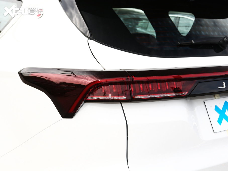 2023;X70 PLUS 1.5T DCTPLUS 5