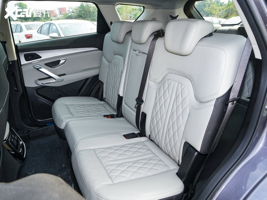 2023;X70 PLUS 1.6T DCT(qing) 7