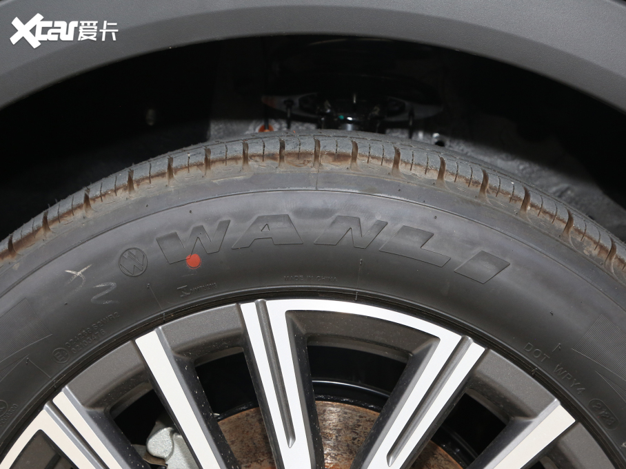 2023;X70 PLUS 1.6T DCT(qing) 5