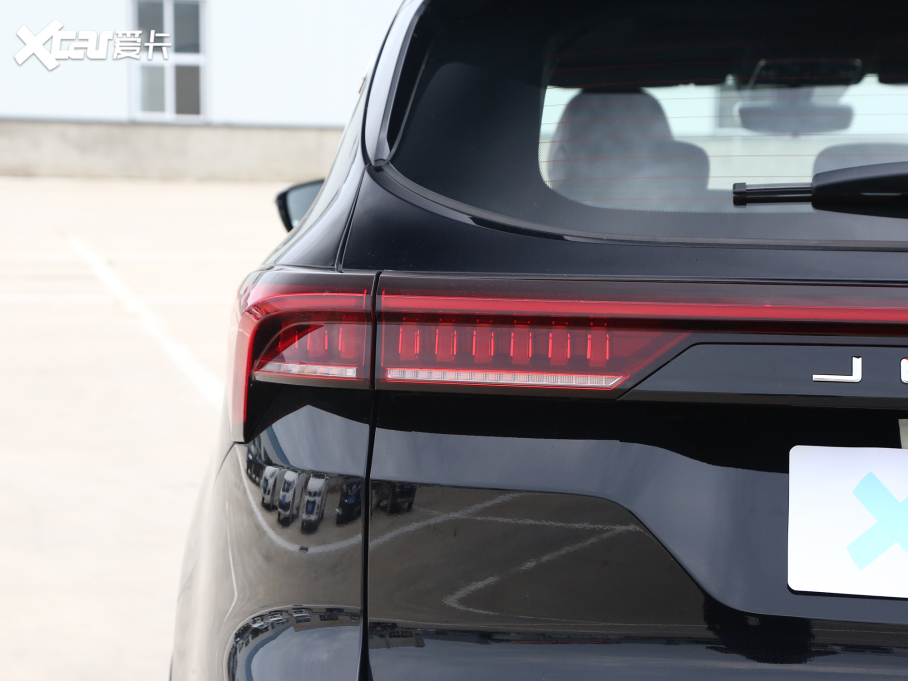 2023;X70 PLUS 1.6T DCT 5