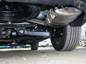 2023款1.6T DCT强者 7座 细节外观