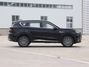 2023款1.6T DCT强者 5座 正侧（右）