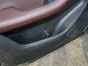 2023款1.6TD DCT别墅 前门储物空间