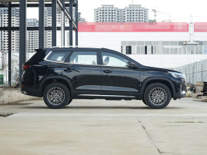 2023款改款 1.5T 手动洋房 5座 正侧（右）