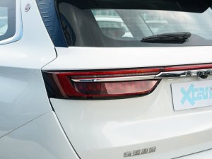 2023款1.6TD DCT平层+ 7座 尾灯