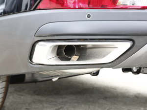 2023款 1.6T 手动府邸 7座 排气管