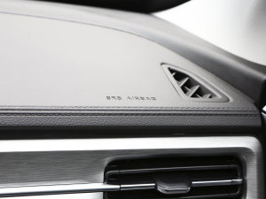 2023款 1.6T 手动府邸 7座 中控区