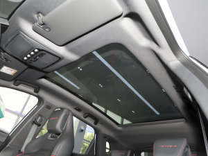 2023款1.5T DHT闪电 天窗