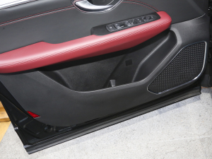 2023款1.5T DCT舒享版 5座 前门储物空间