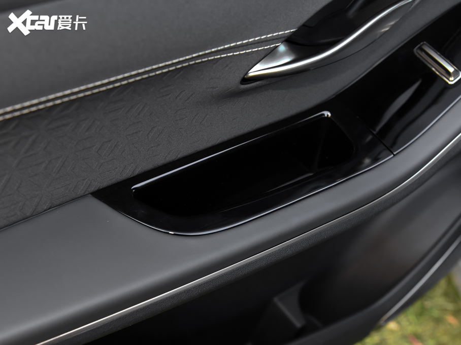 2024;ɽL9 1.5TD 2DHT Max 7